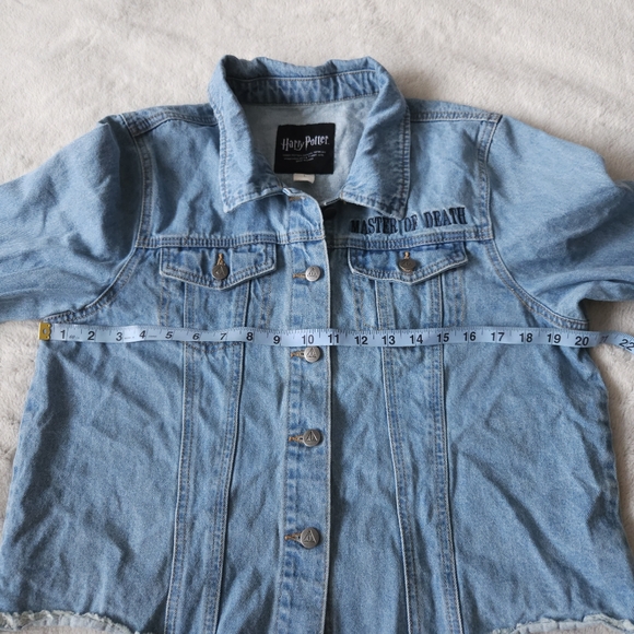 HOT TOPIC Harry Potter Deathly Hallows Crop Denim Jacket Size L - Picture 10 of 12